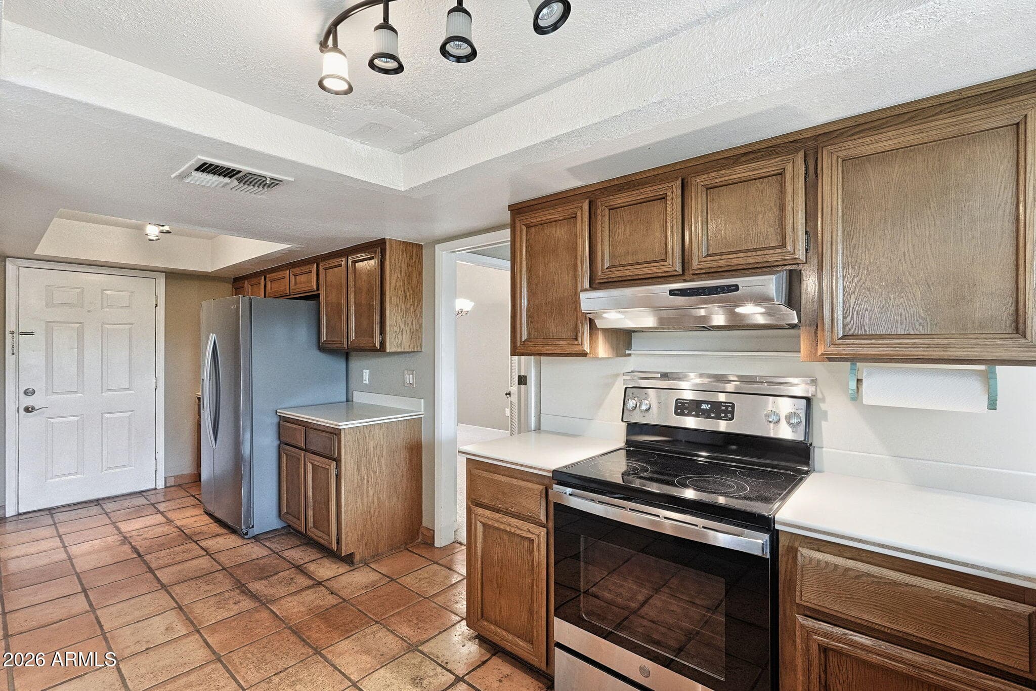 2258 E Becker Lane — photo 8