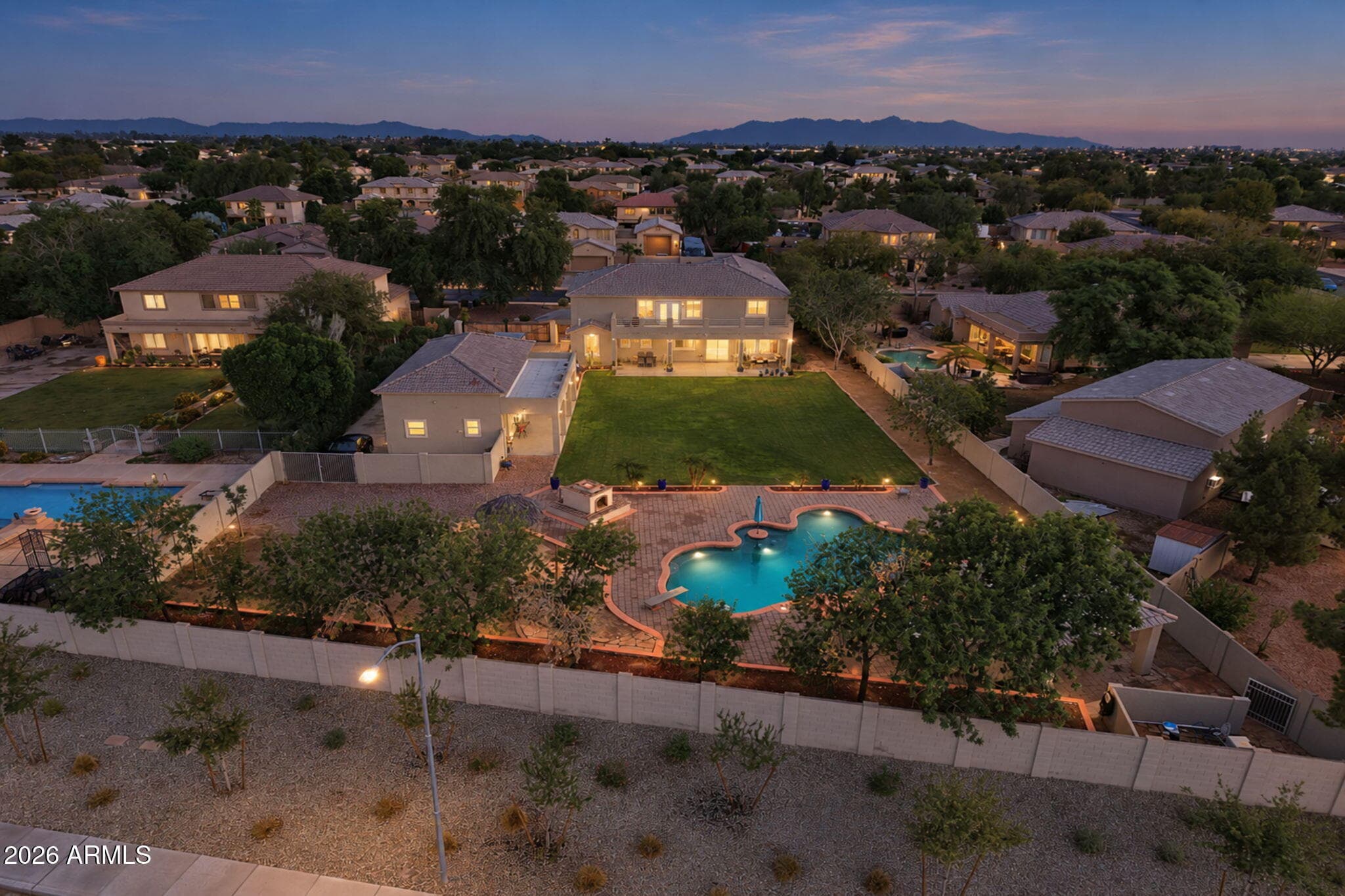 8382 W San Miguel Avenue — photo 3