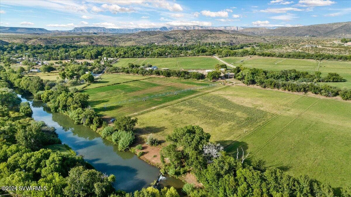 10647 E Swinging Bridge Lane, Cornville, Arizona