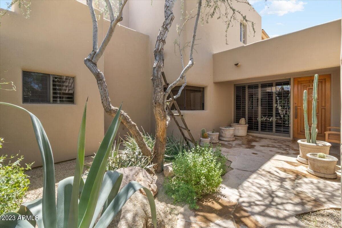 1613 N Quartz Valley Road