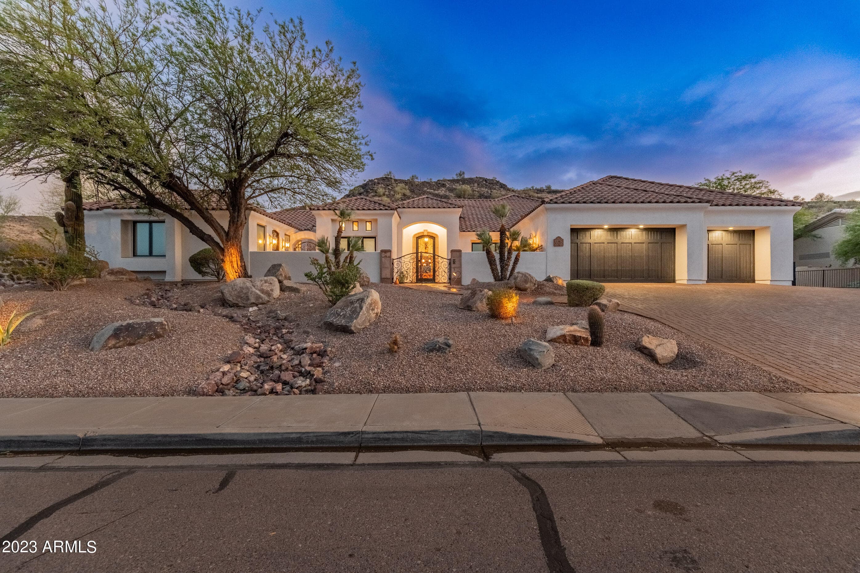 5529 W Pinnacle Hill Drive, Glendale, Arizona