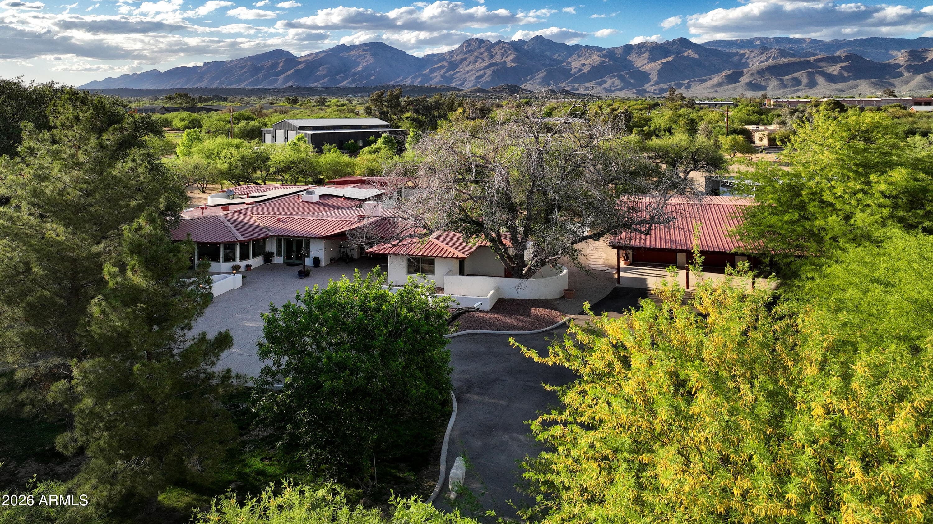 8741 E Woodland Road, Tucson, Arizona