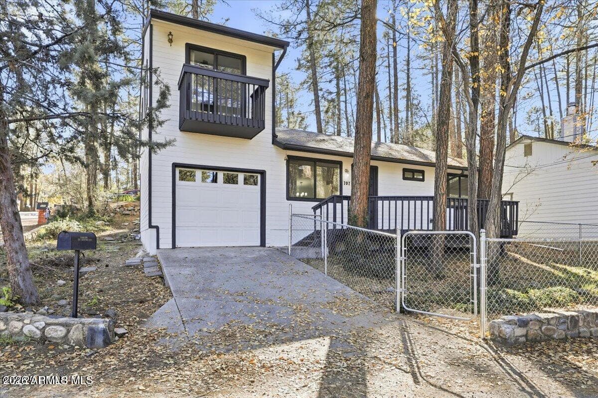 707 Cherokee Road
