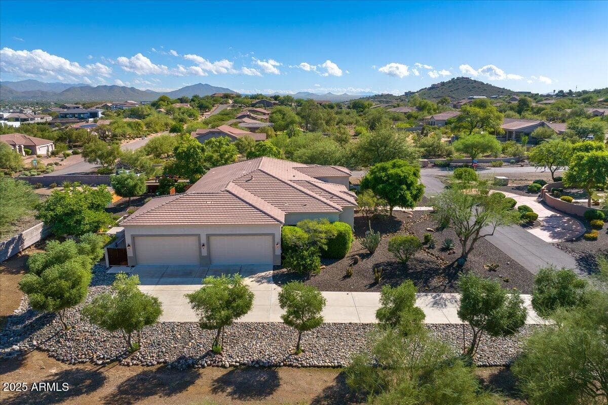 14 W Summerset Drive