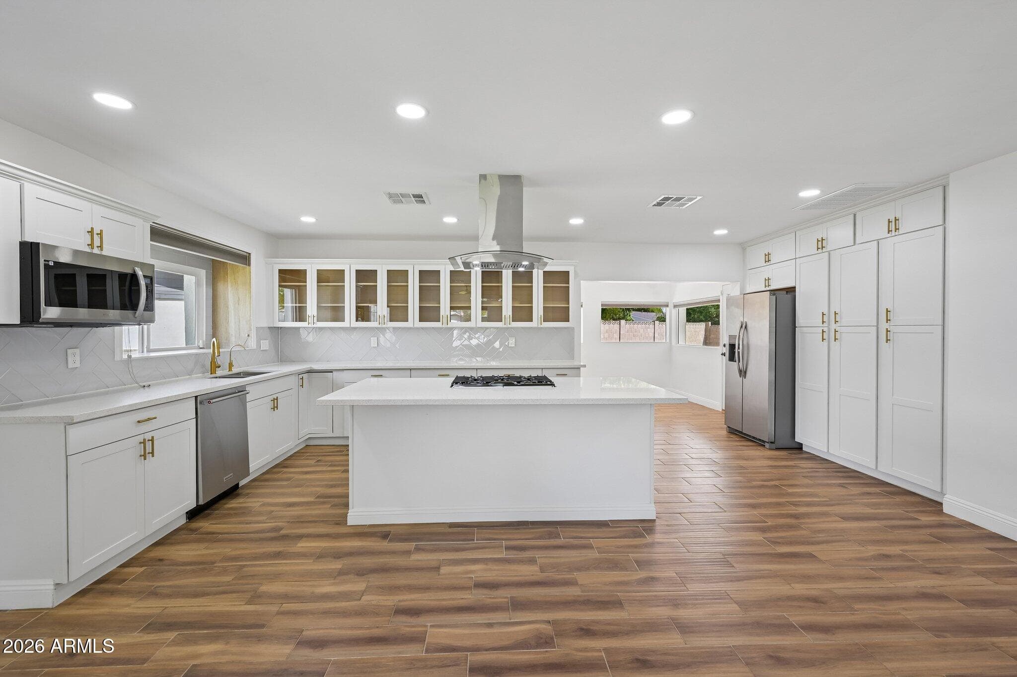 1121 W Bethany Home Road