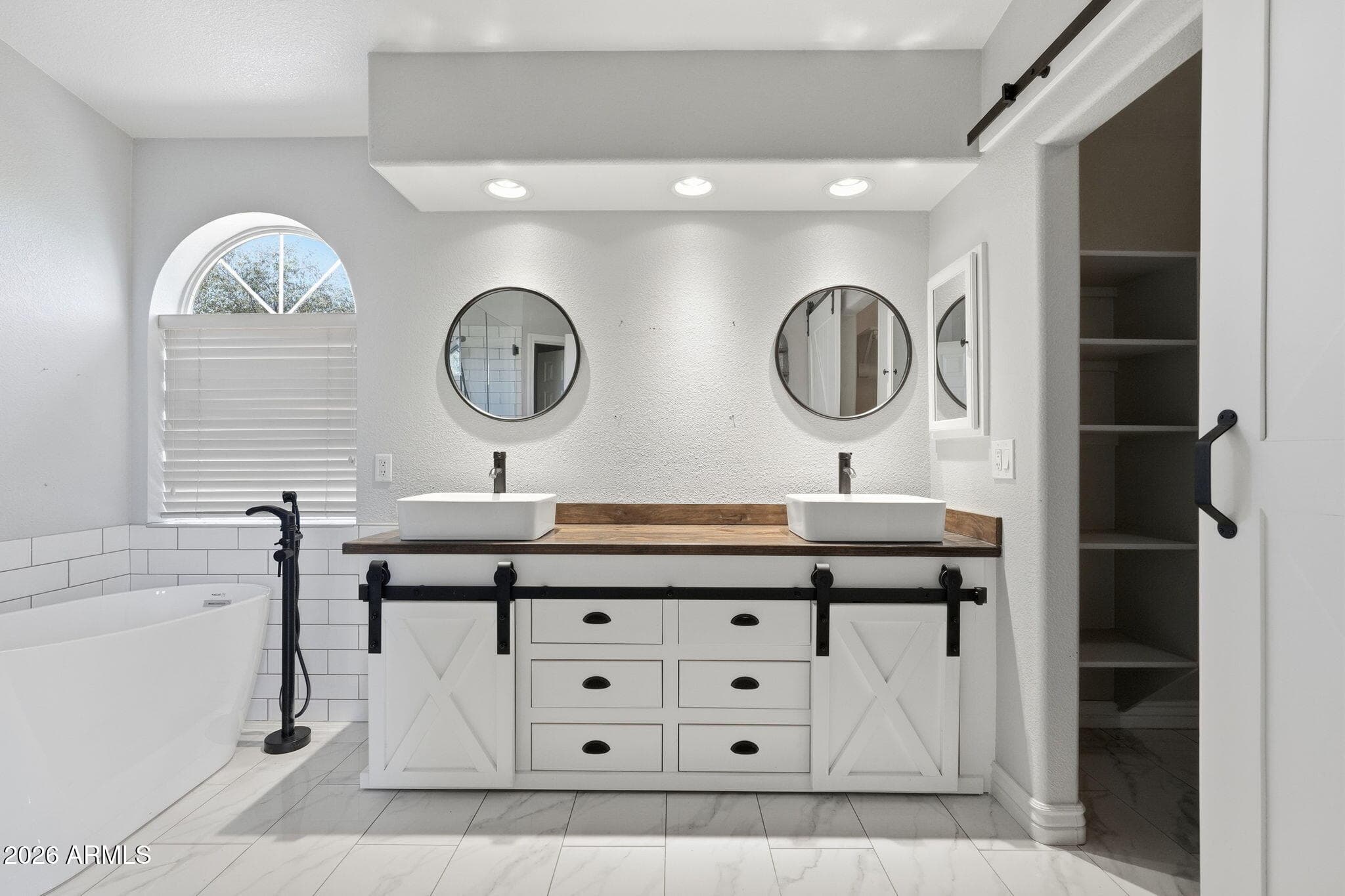 4658 E Kelly Drive, Gilbert, Arizona