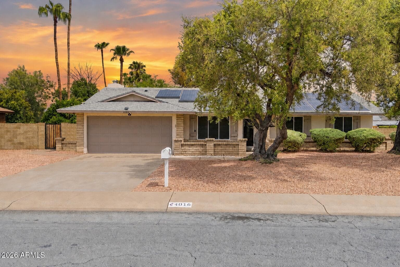 4016 E Shangri La Road