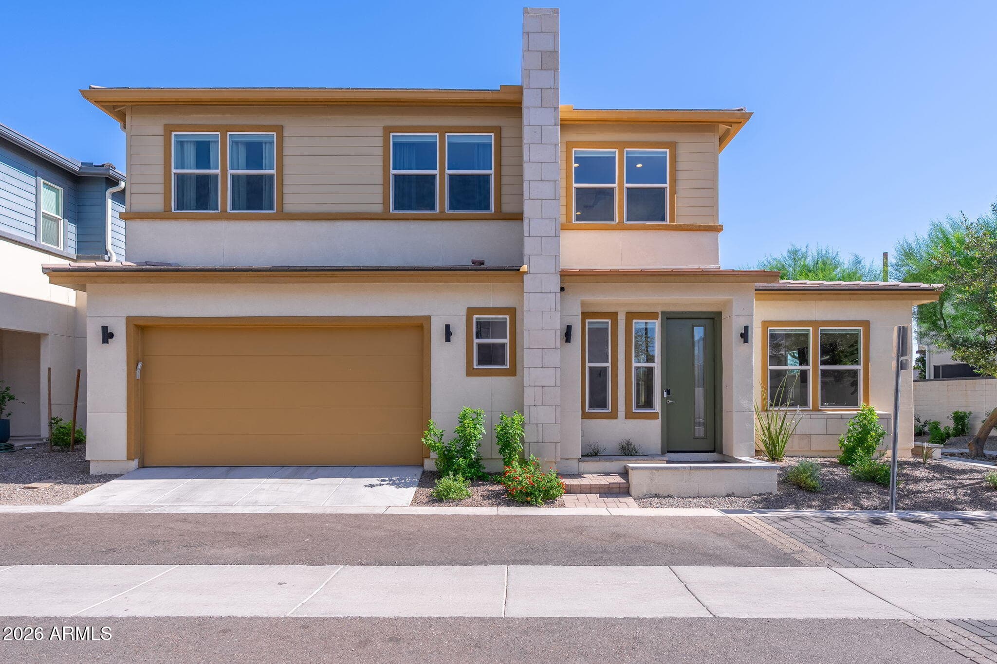 1555 E Ocotillo Road 9