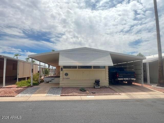 4065 E University Drive 526