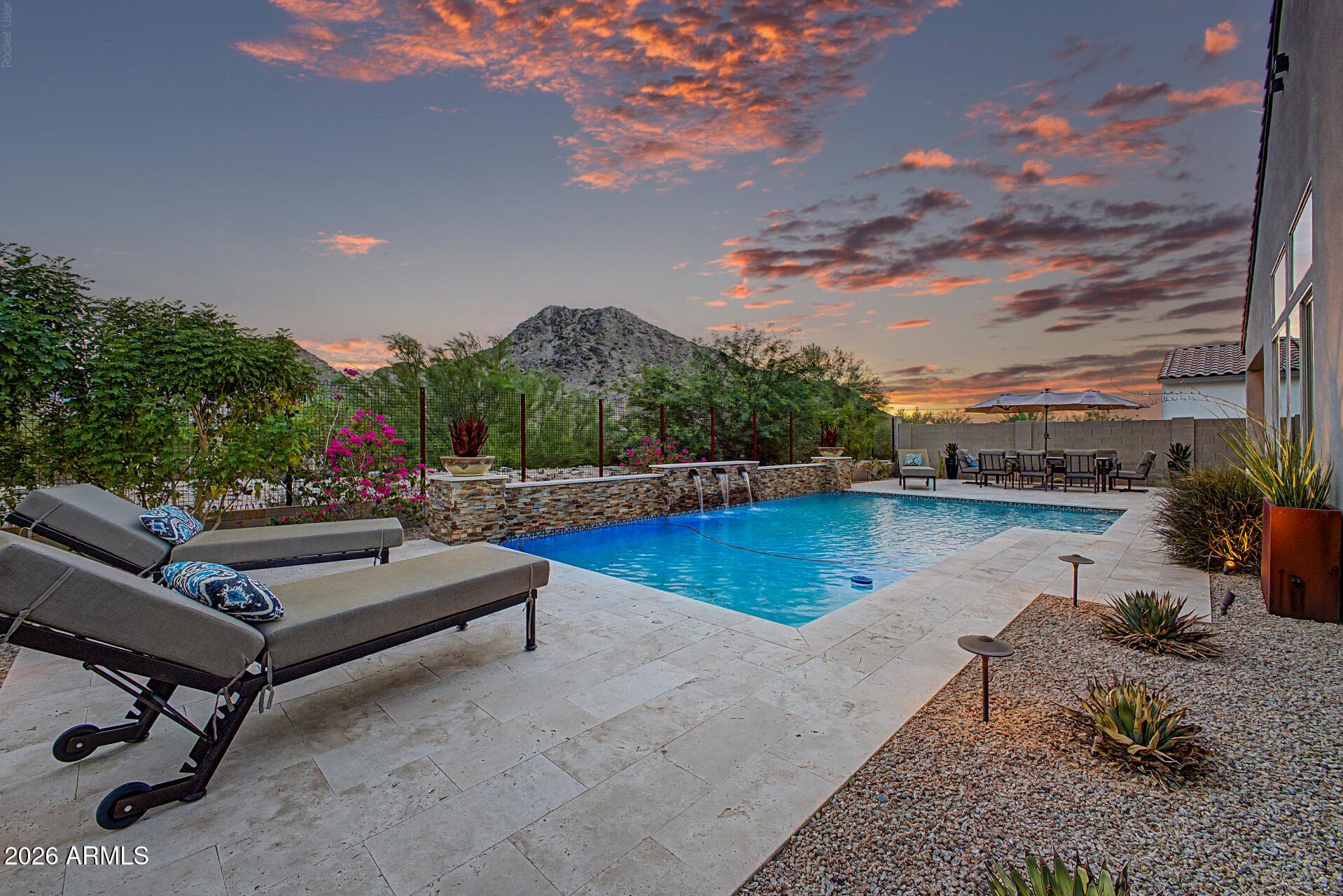 33364 N Maverick Mountain Trail