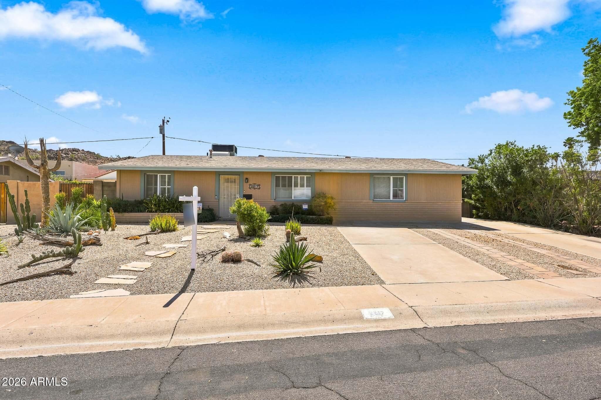 2217 E Acoma Drive, Phoenix, Arizona
