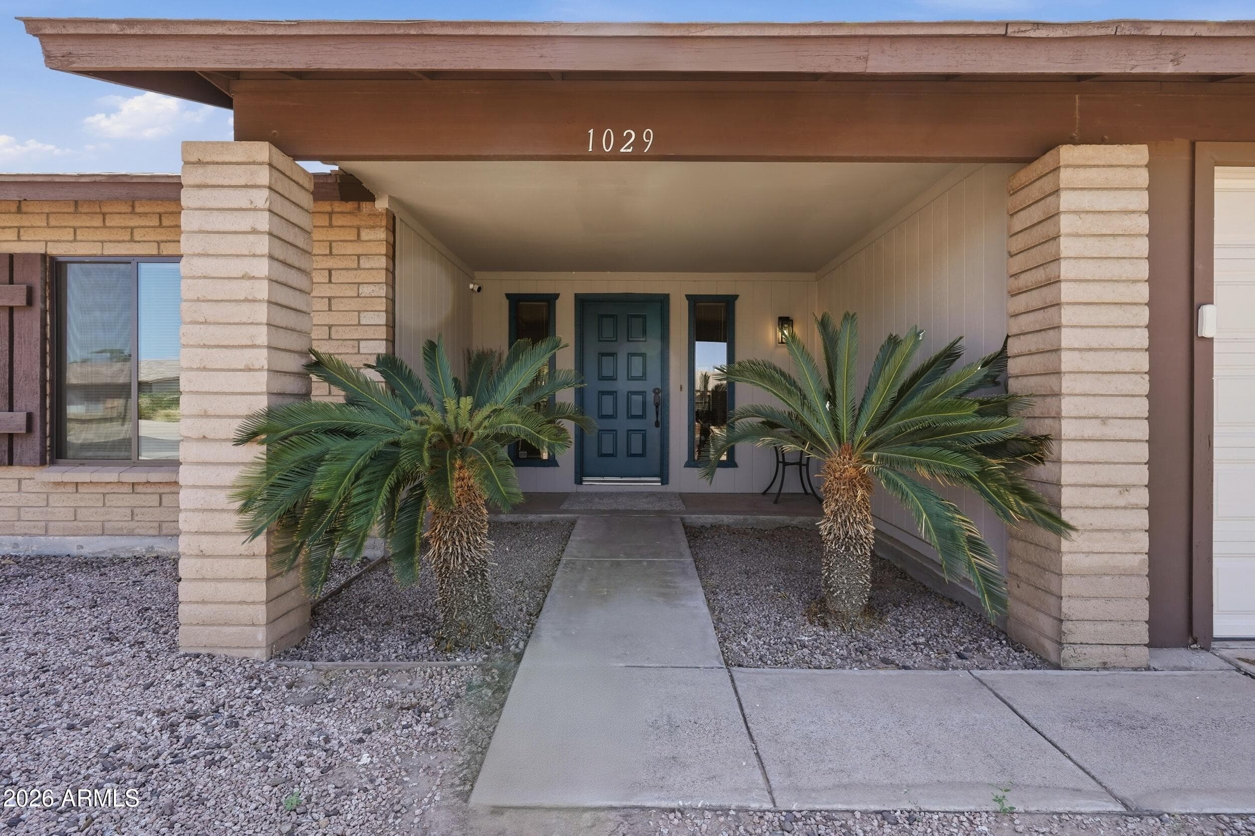 1029 W Carter Drive