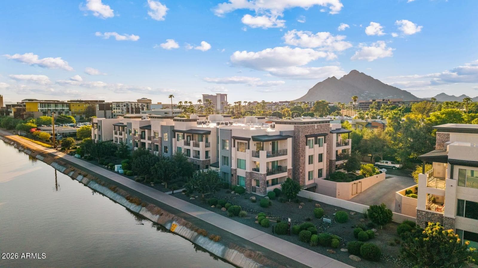 4803 N Woodmere Fairway 1005