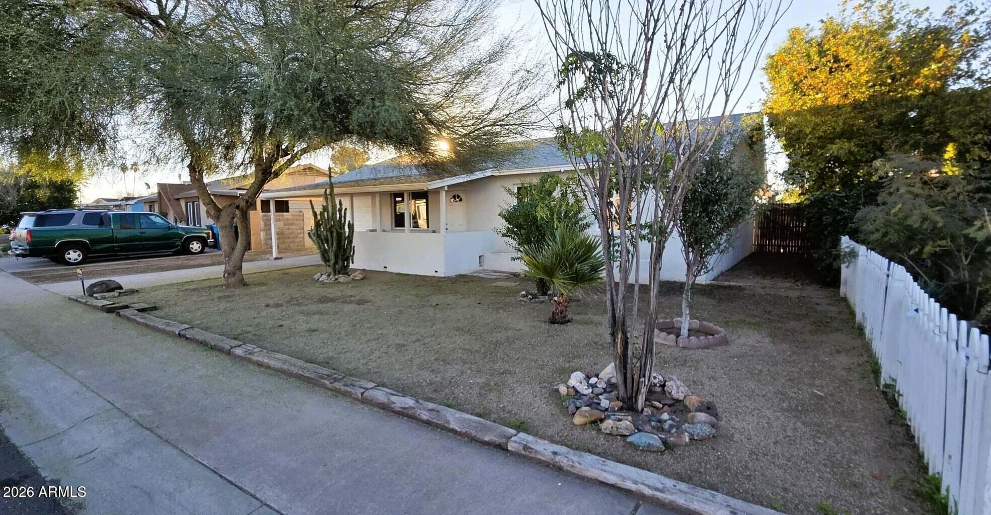 5721 W Cheery Lynn Road, Phoenix, Arizona