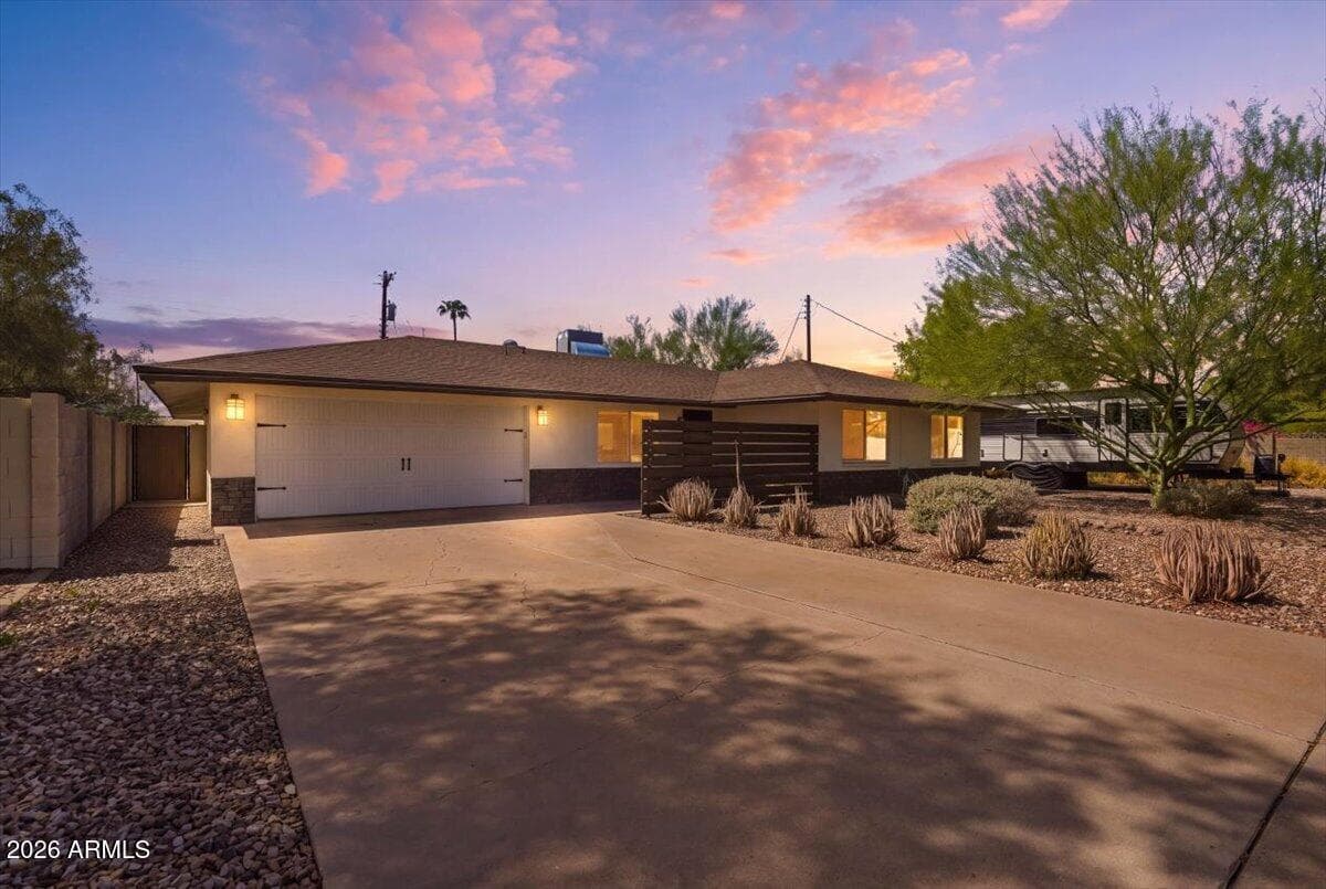 1209 W Medlock Drive, Phoenix, Arizona