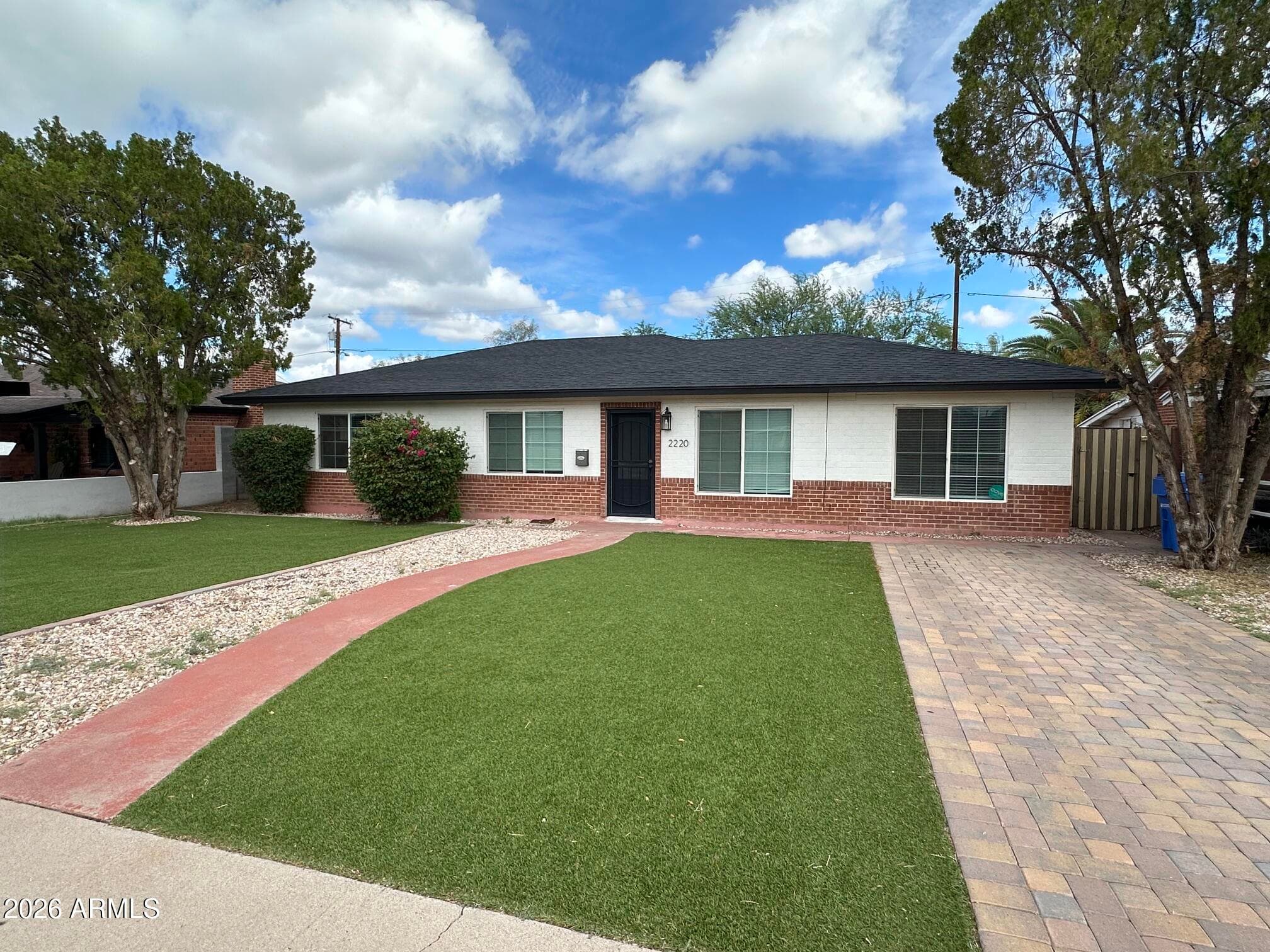 2220 E Heatherbrae Drive, Phoenix, Arizona