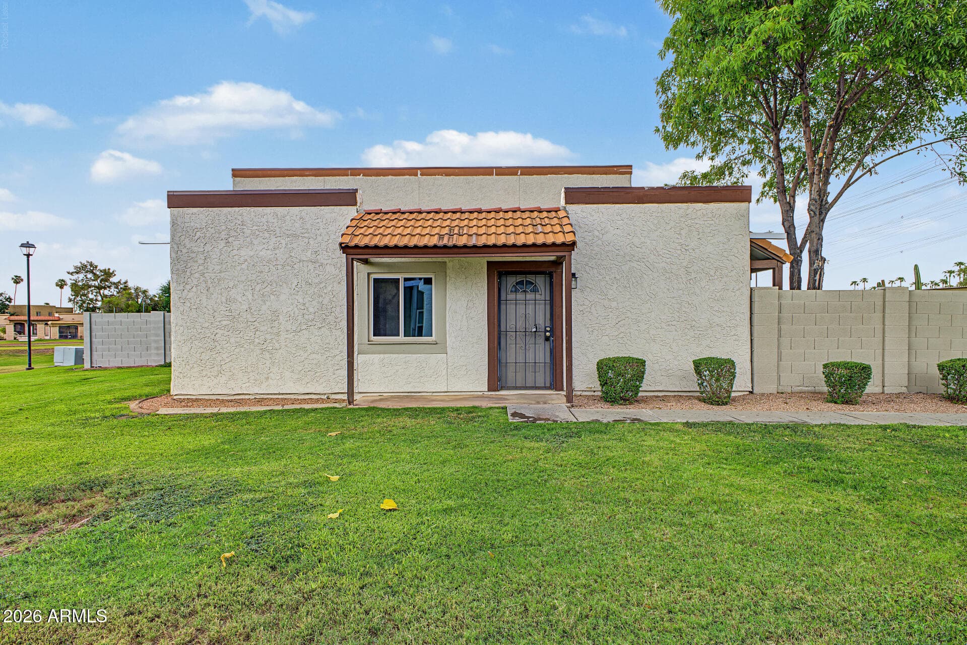 952 E Diamond Drive