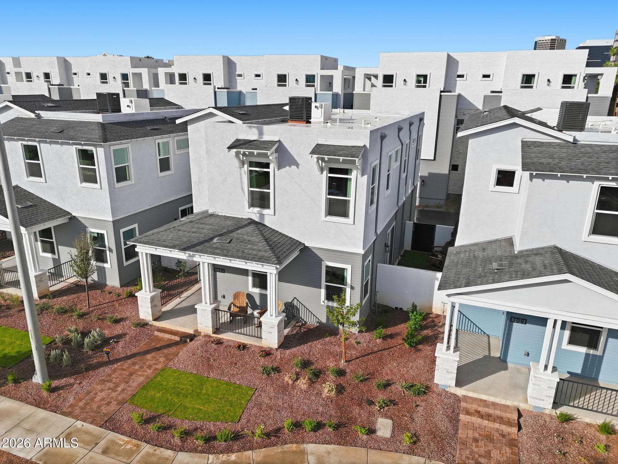 121 W Willo Court