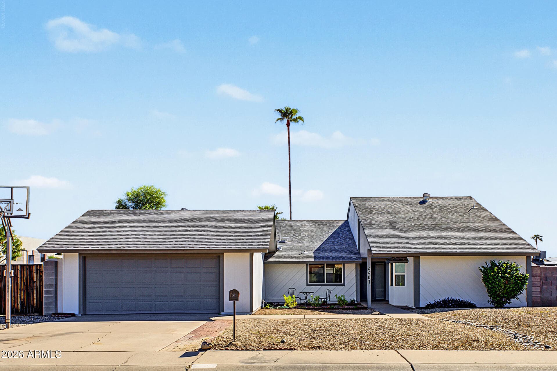 4401 W Gelding Drive