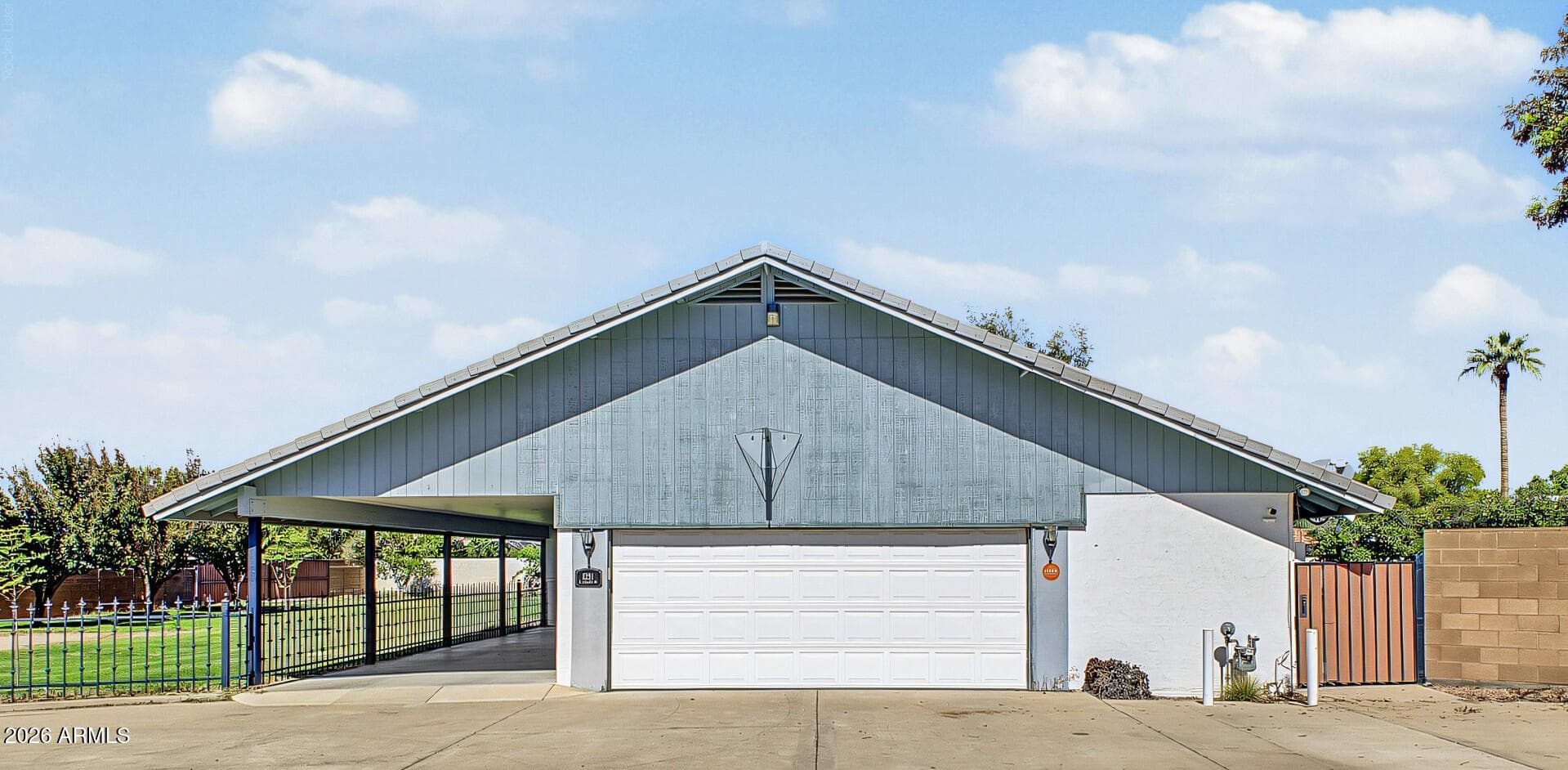 1251 N Gilbert Road, Mesa, Arizona
