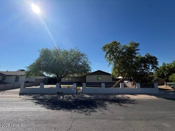 7527 W Indianola Avenue, Phoenix, Arizona