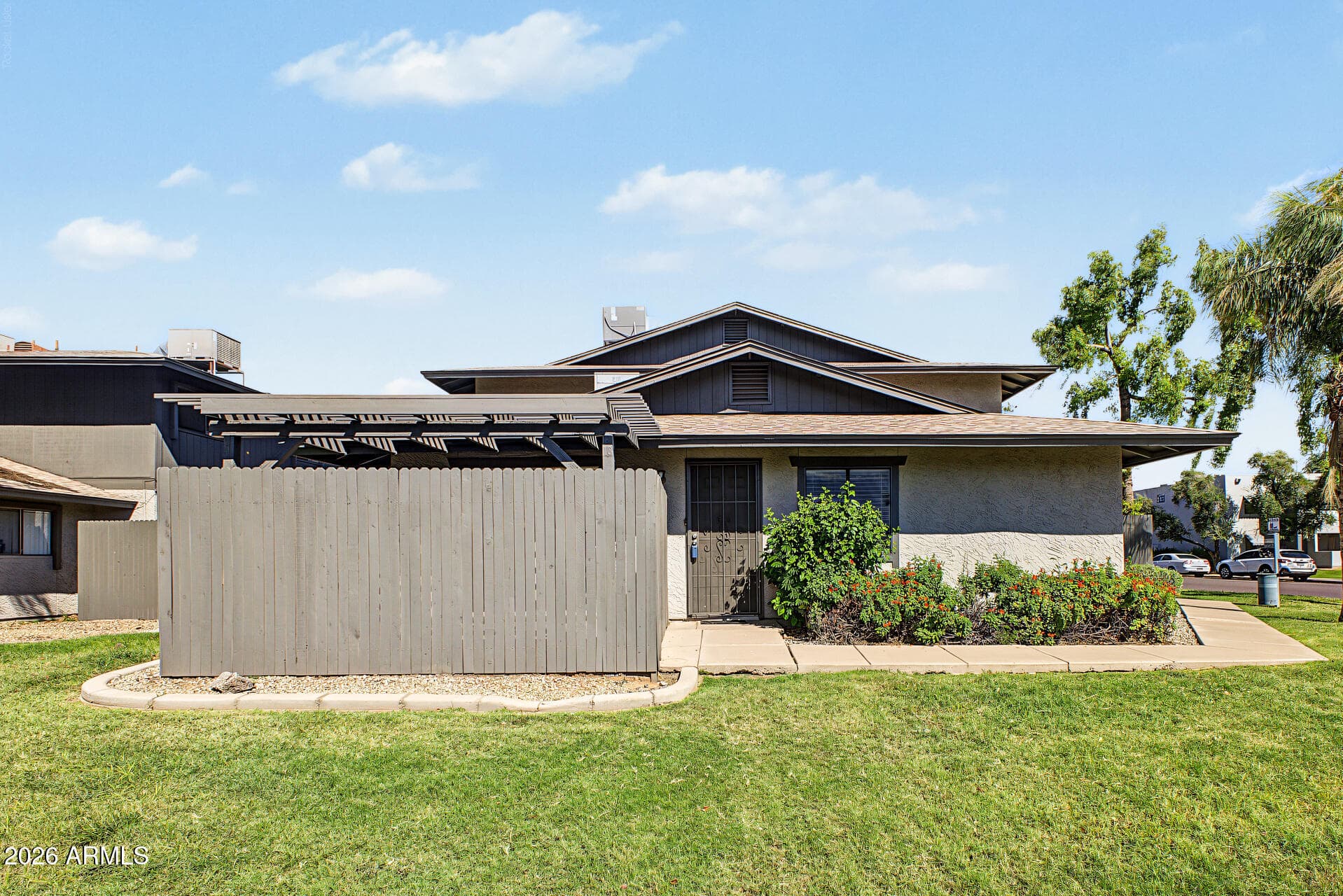 286 W Palomino Drive 13