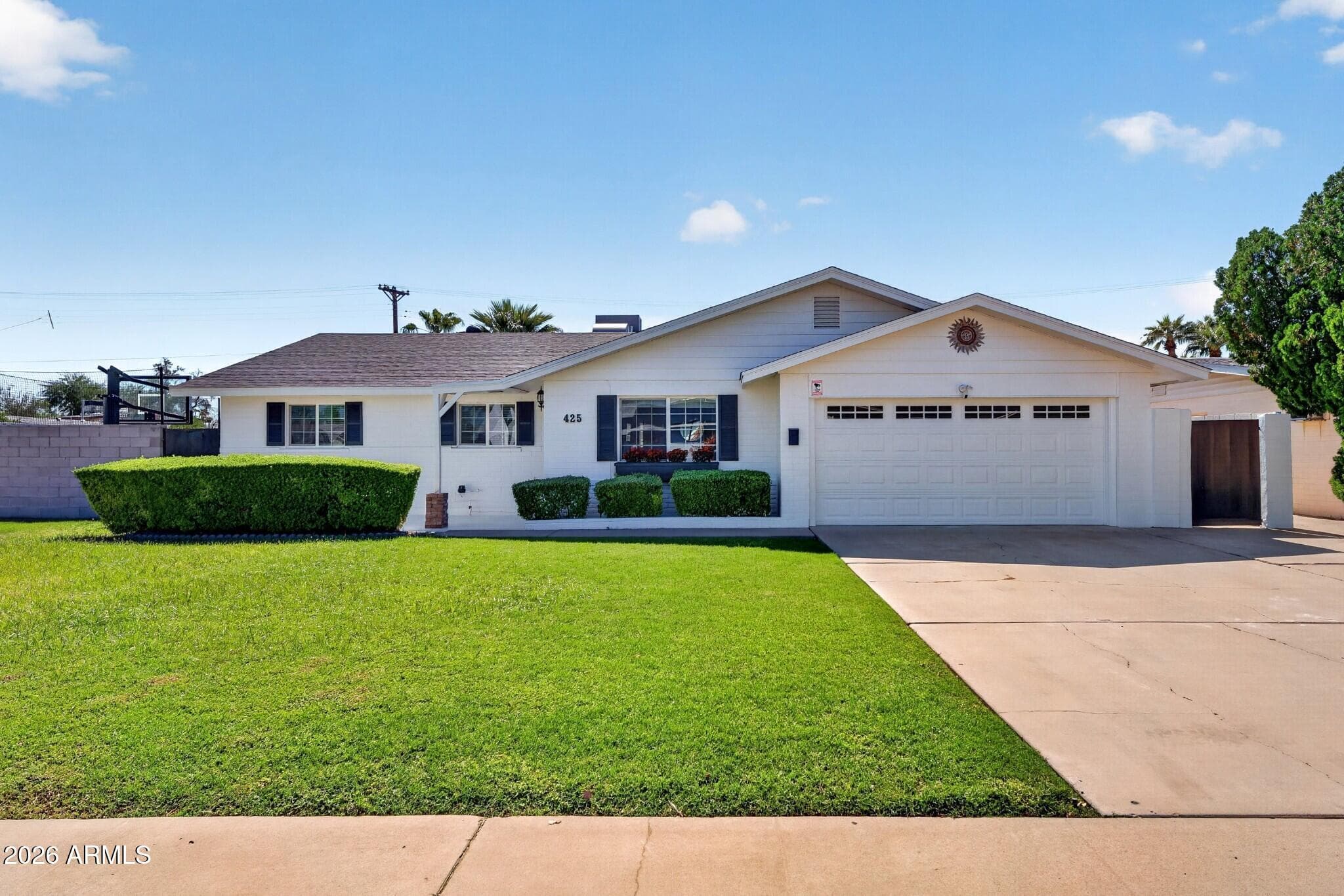 425 E Hermosa Drive