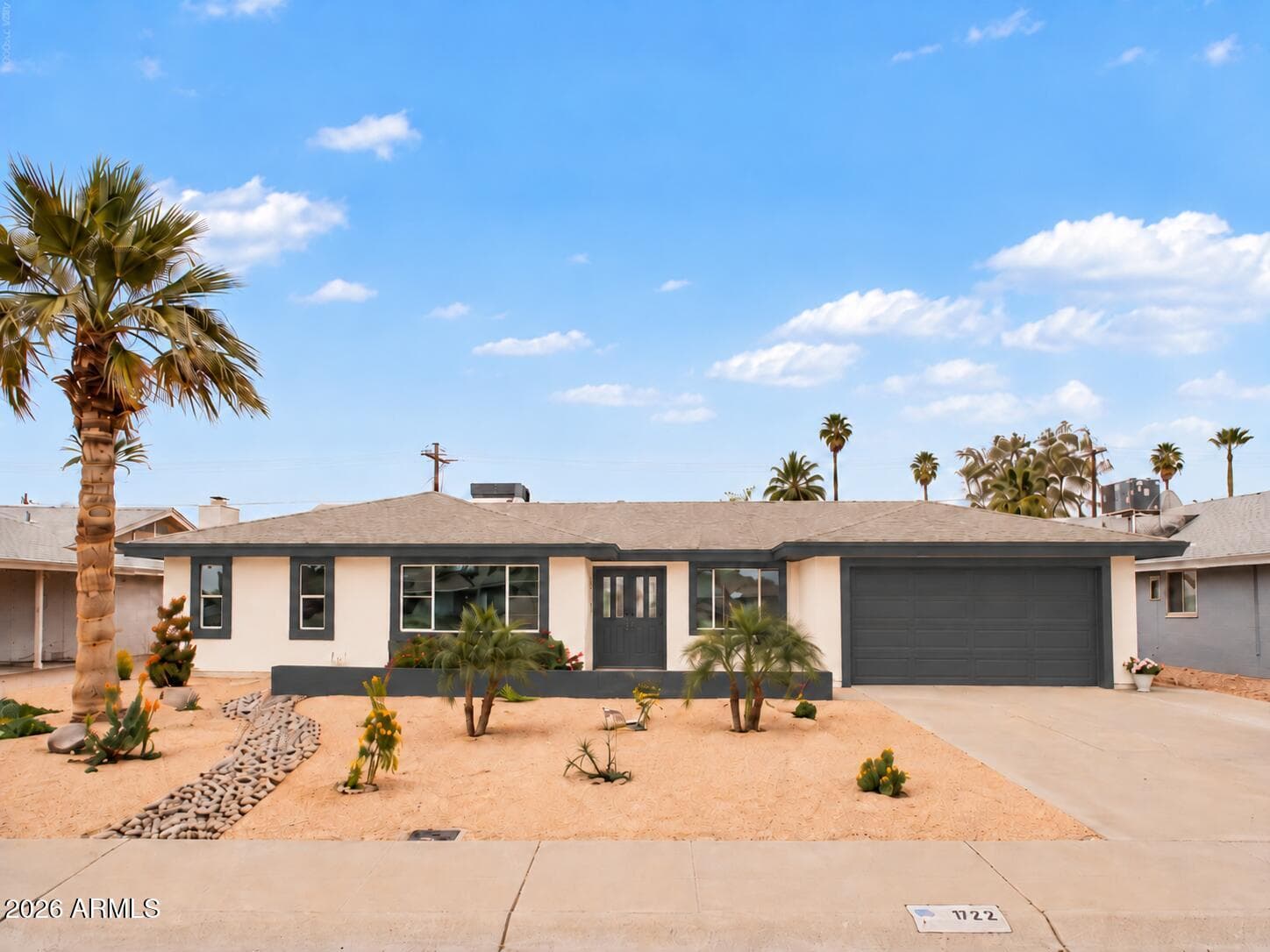 922 E Loyola Drive