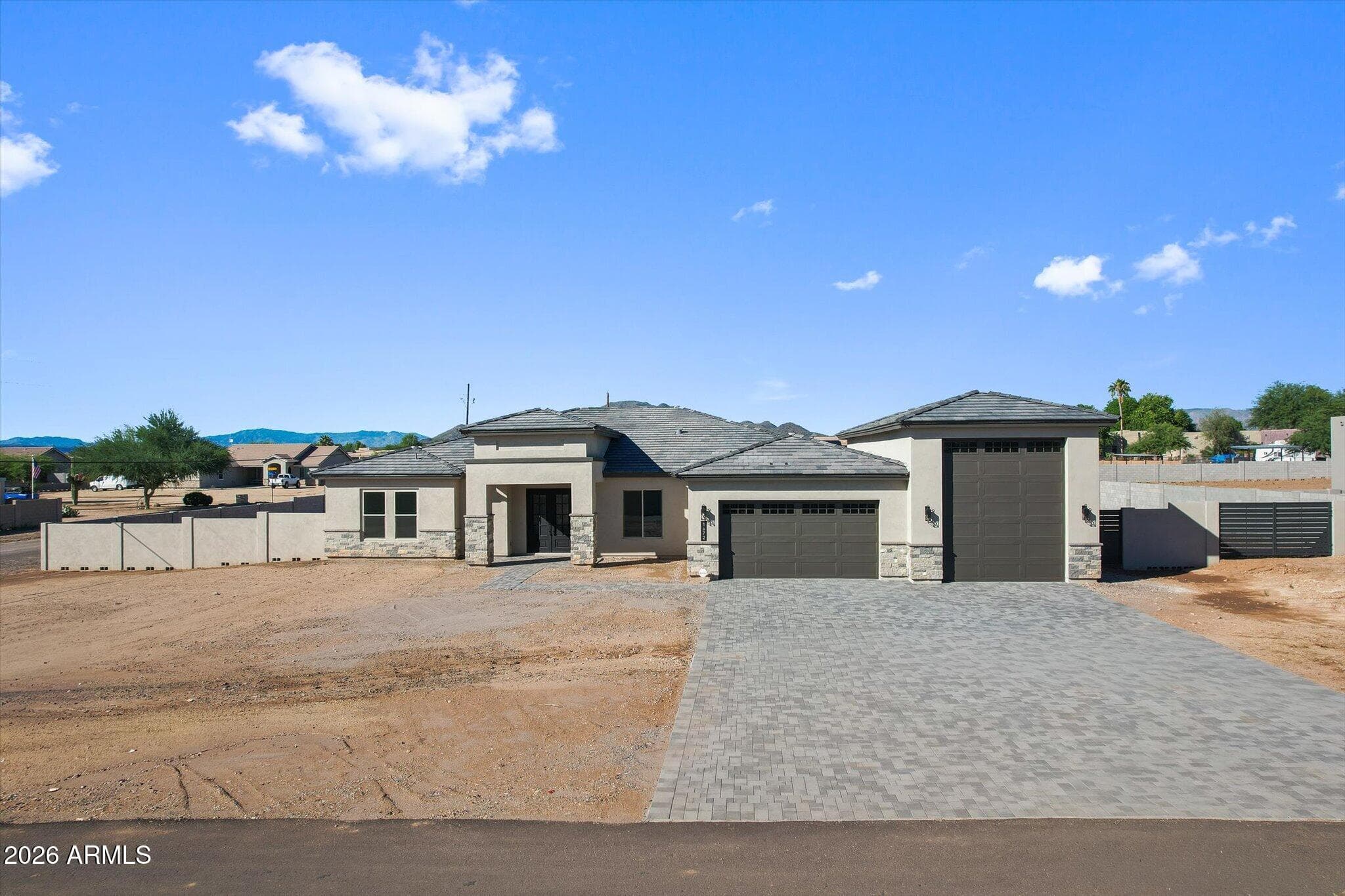 1672 W Lavitt Lane